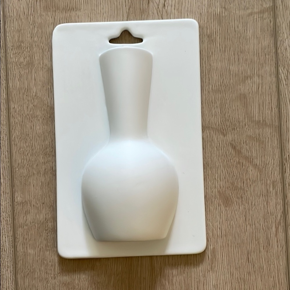 Ada Porcelain Hanging Wall Vase Collin Ross Design by James Burgess Elegant